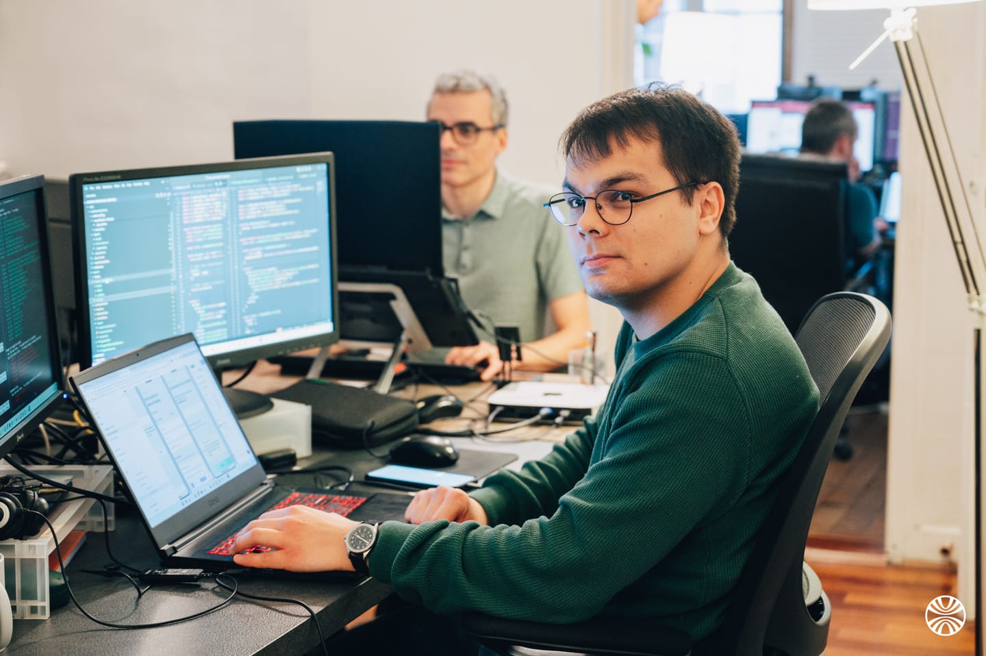 Développeur Sooyoos en session de code